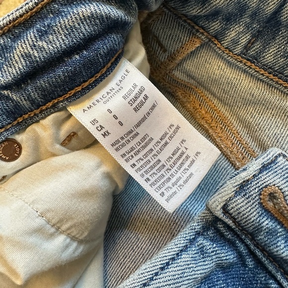American Eagle Mom Jeans - Picture 3 of 4